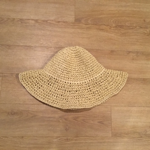 Women’s Beige Straw Wide Brim Foldable Sun Hat - Picture 7 of 8